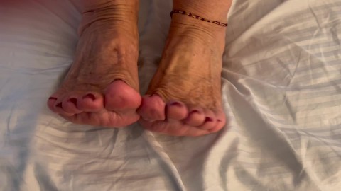 Cum On Step Aunt Gilf Milf Feet & Toes Granny Loves It