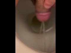 【オトコノコのおしっこ】朝イチの我慢汁が混じって糸引くおしっこ - Screenshot 10 of 16 - Morning