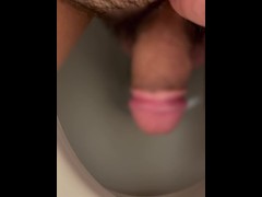 【オトコノコのおしっこ】朝イチの我慢汁が混じって糸引くおしっこ - Screenshot 5 of 16 - Morning