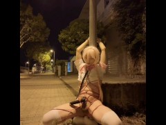 伪娘街头露出被拷在路灯绑着震动棒~ - Screenshot 10 of 16 - Outside