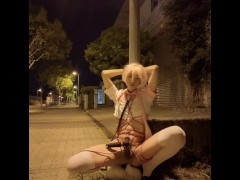 伪娘街头露出被拷在路灯绑着震动棒~ - Screenshot 8 of 16 - Crossdresser