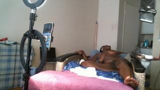 Thot in Texas - Hairy Pussy Legs Open Feet Fetish Laid Back Chilling