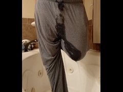 Wetting - Screenshot 2 of 16 - Peeing
