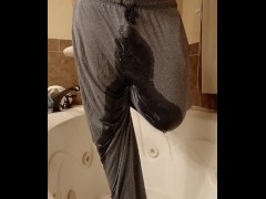Wetting - Screenshot 9 of 16 - Pee