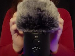 • Fluffy Microphone • - Screenshot 8 of 16 - Brushing