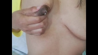 jeune mature, latina, gros seins donne du lait pour son père sale, chatte humide. Fétiche