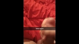 Транс девушка сквиртует