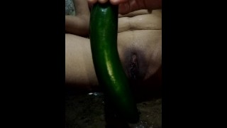 Horny 😈 Girl Cucumber Fucking and Clit Rubbing Creamy Cumm...