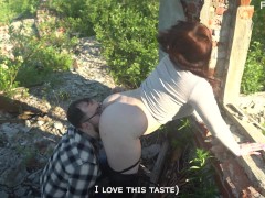 Я трахаю подружку на заброшке, кончаю ей в киску и в рот - Screenshot 2 of 16 - Public Outdoor