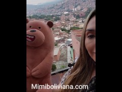 Sin pantys, mostranso mi conchita a los machos de la comuna 13