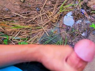 Cumming in front of cars