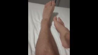Mijn vermoeide voeten na een lange dag op uni