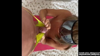 Мамаша бабушка делает глубокую глотку, кончает в рот, табу фетиш