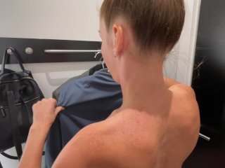 Sales Assistant_sucked in Fitting room