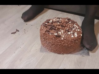 Pied De Gâteau Au Chocolat Entier Piétiner