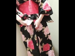 【日本人無修正】変態OLがお祭り帰りに玄関で絶頂バイブオナニー - Screenshot 2 of 16 - Kimono