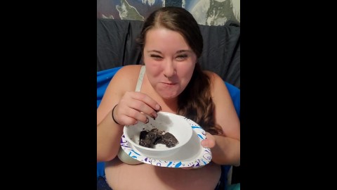 Daddy makes Kitten a CUM covered lava cake! 