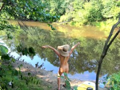 Голая прогулка на сапе - Screenshot 9 of 16 - Walking Naked