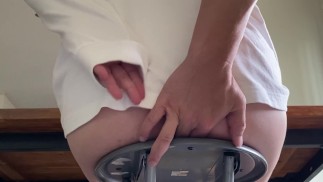 Разве неправильно хотеть, чтобы ты прикасался ко мне, потому что я всегда провожу встречи в Zoom в нижнем белье?