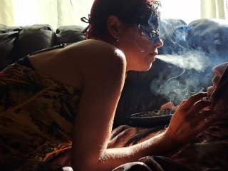 Beso 🔥💋 Fumando Mira El Video Completo En Mi OF 💦