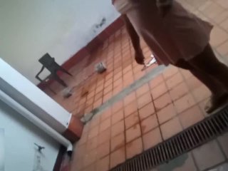 me termine cogiendo a la perra del servicio