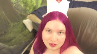 Chubby Tranny Enfermeira empurra um pau grande para te agradar com um POV Ejaculação