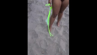 Гайанская стриптиз на пляже в общественном Торонто