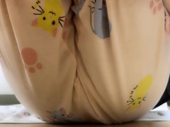 寝起きで我慢できなくておしっこお漏らし - Screenshot 3 of 16 - Pee