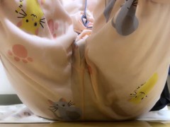寝起きで我慢できなくておしっこお漏らし - Screenshot 7 of 16 - おしっこ