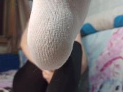 КУКОЛД ПОВ ЛИЖИ МОИ ГРЯЗНЫЕ НОСОЧКИ. ЭВЕЛИНА РОУЗ - Screenshot 10 of 16 - Closeup