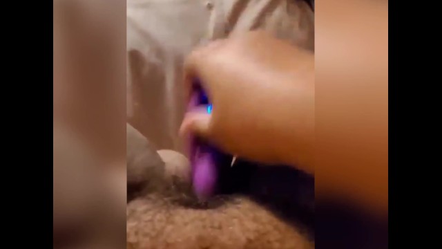 POV плюс сайз играет с игрушкой
