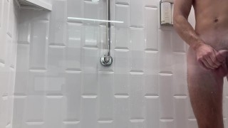Rejoins-moi sous la douche 💦 de l’hôtel