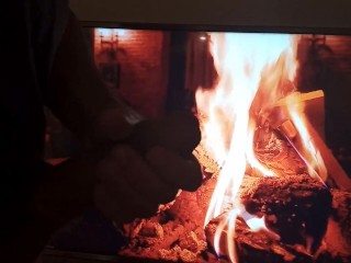ロマンチックな気分でした。暖炉のそばでの手コキ