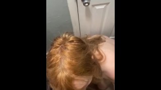 Sucking dick in the mirror 