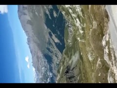 Surpris en pleine branlette insolite par des randonneurs à la montagne