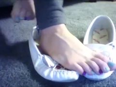 White Moccasins Frieda Ann Foot Fetish - Screenshot 14 of 16 - Frieda Ann
