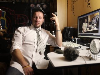 JerkVlog #27: I'm back and so hot that it's hard to talk!Sweet cumshot to another granny.