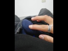 Masajeo mi pene y me mojo el boxer//I massage my penis and wet my garment 💦