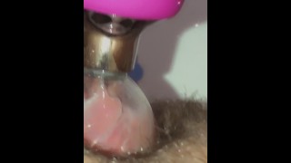 Gros clitoris obtient un orgasme intense