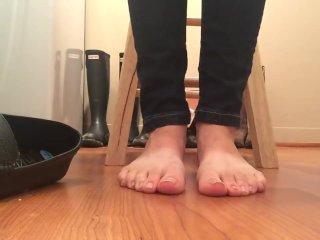 barefoot, flats shoeplay, frieda ann, solo female