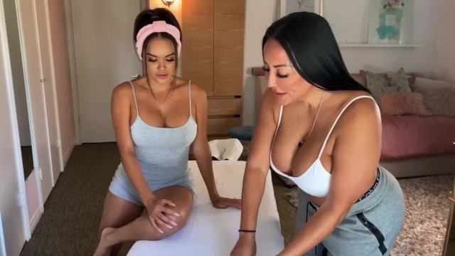 Daisy Marie Massage FULL VIDEO AVAILABLE ON ONLYFANS: THEONLYKIARAMIA - Kiara Mia