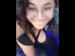 Primeira Vez Sozinha no Motel 🤤 Vídeo Completo no StashBunny