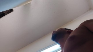 男人在妻子睡着时会做什么。问号暨