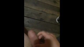 Solo en la sauna masturbándose