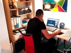 Video MON BOSS découvre mon profil Pornhub!!...🔥SECRETAIRE FRANÇAISE SOUMISE🔥CASH MONEY