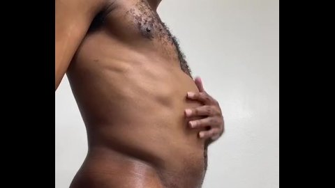 Inflando minha barriga que já está cheia de água 