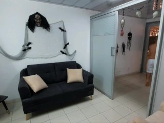 Follando a mi vecina cachonda al estar sin ropa interior - Historia completa - Porno en Español