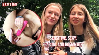 Ersties：热辣的金发女孩一起享受女同性恋性爱
