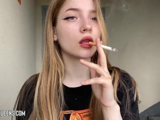 Fumer Fetish Fille 11
