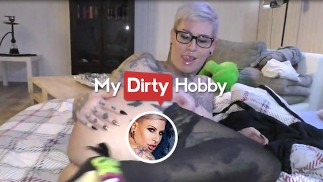 MyDirtyHobby - Кэт-Кокс соблазняет друга своего сына, чтобы получить хороший жесткий трах и теплый сперма в жопе